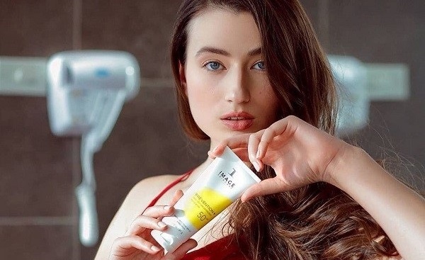 Kem chống nắng cho da hỗn hợp Image Prevention SPF 50 Daily Ultimate Moisturizer được rất nhiều tín đồ skincare tin chọn